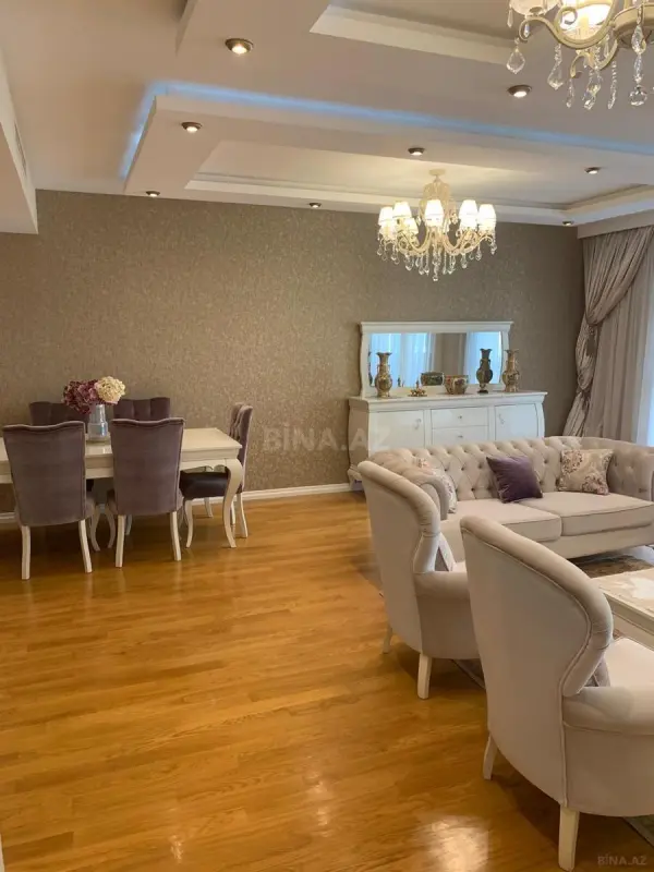 Kirayə verilir 3 otaqlı mənzil 180 m²
