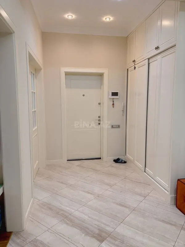 Satılır 3 otaqlı mənzil 116 m²