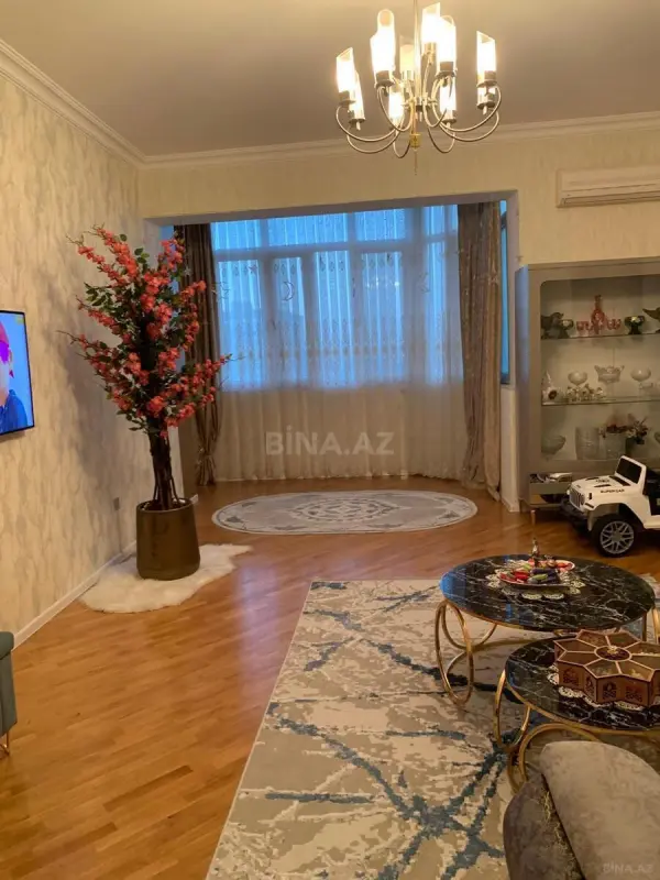 Satılır 3 otaqlı mənzil 82 m²