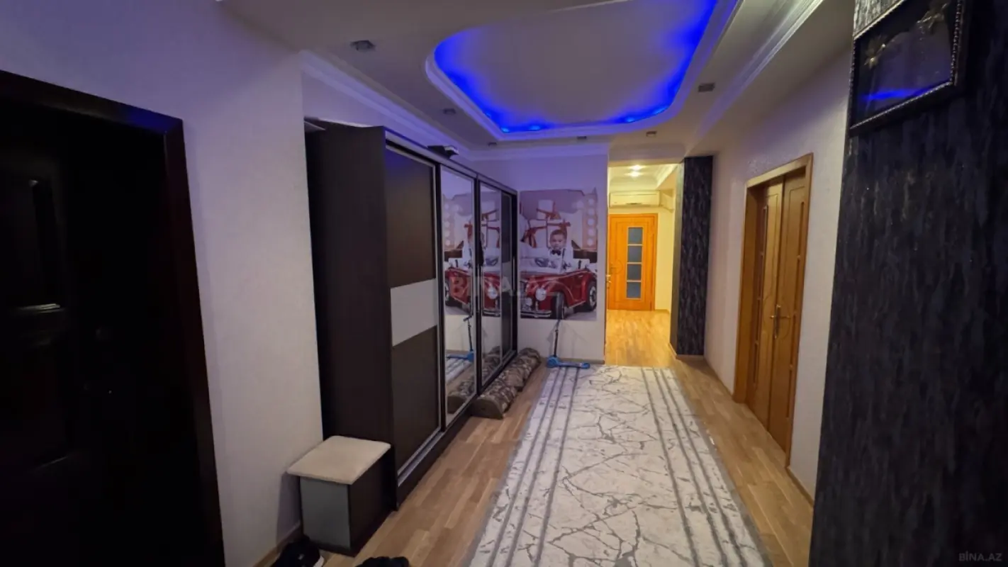 Satılır 3 otaqlı mənzil 140 m²