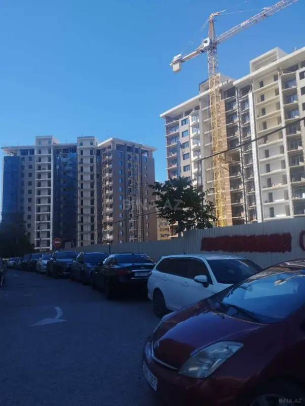 Satılır 3 otaqlı mənzil 135 m²