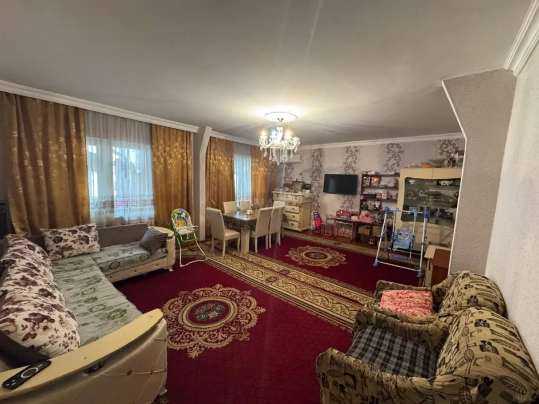 Satılır 5 otaqlı mənzil 120 m²