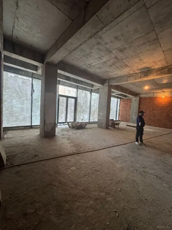 Satılır obyekt 550 m²