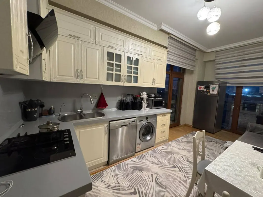 Satılır 3 otaqlı mənzil 105 m²