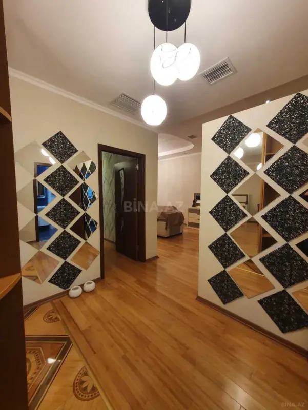 Kirayə verilir 2 otaqlı mənzil 78 m²