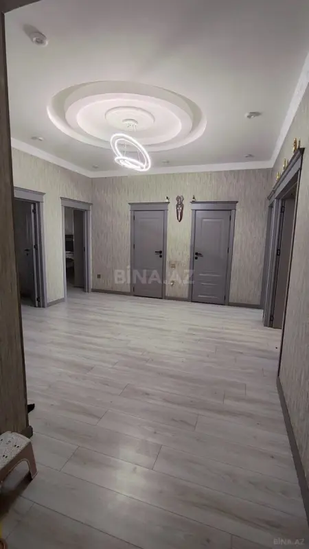 Satılır 3 otaqlı mənzil 118 m²