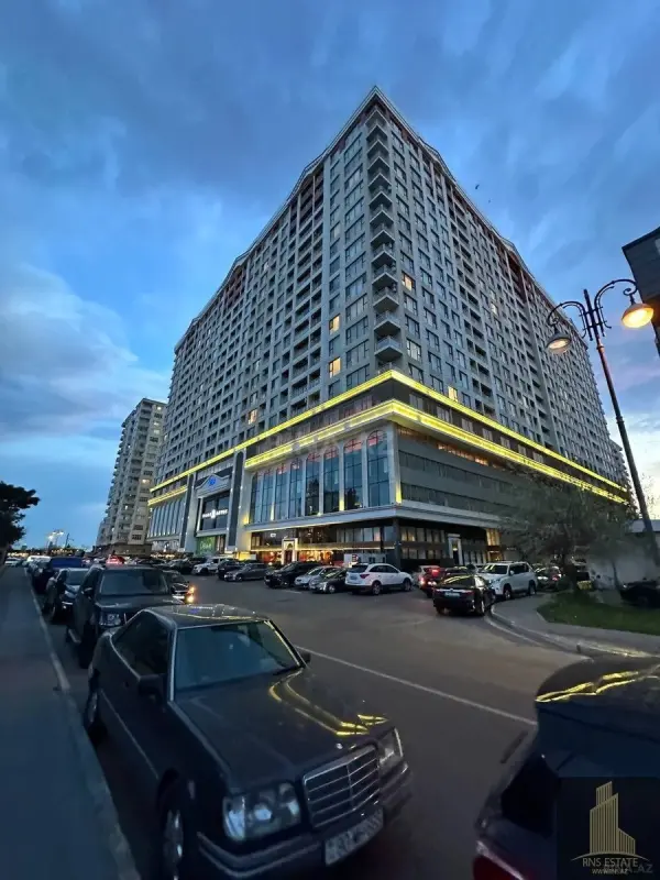 Satılır 3 otaqlı mənzil 115 m²