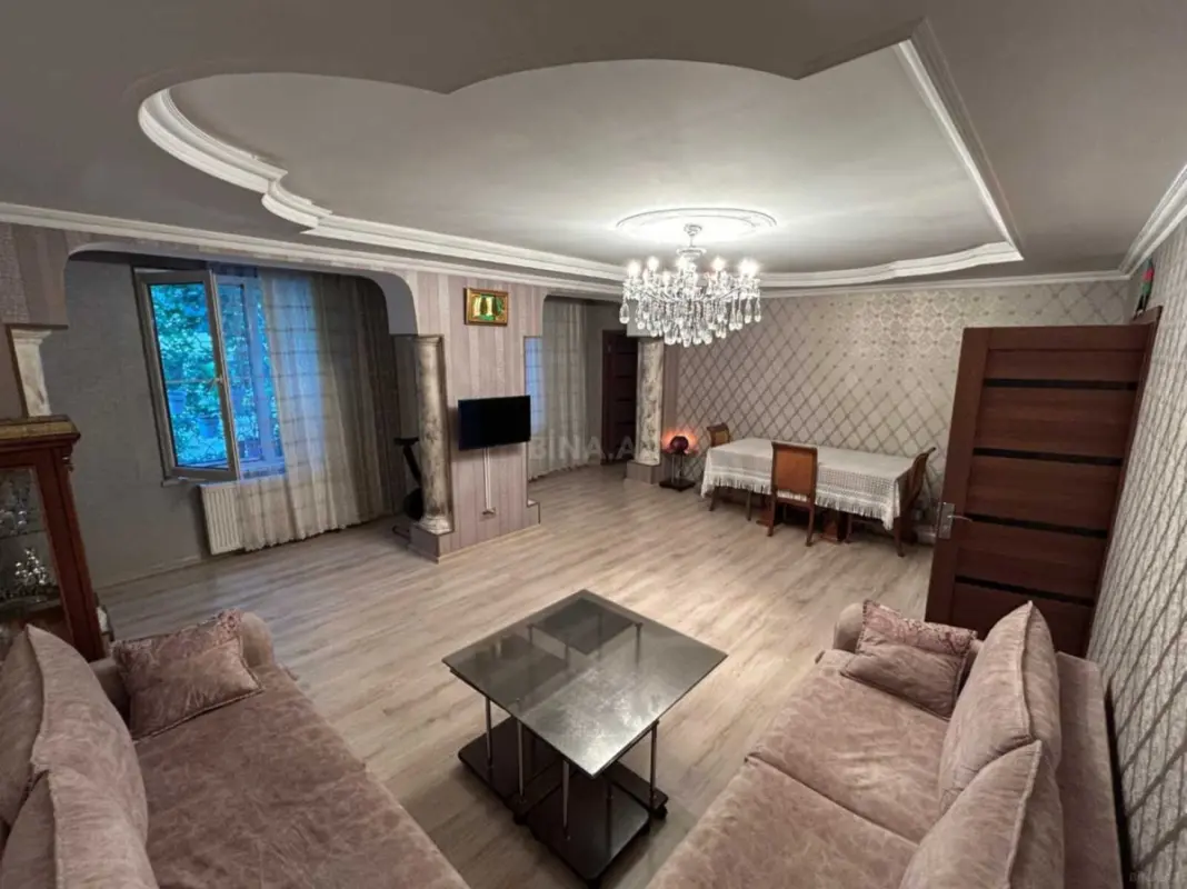 Satılır 4 otaqlı mənzil 110 m²