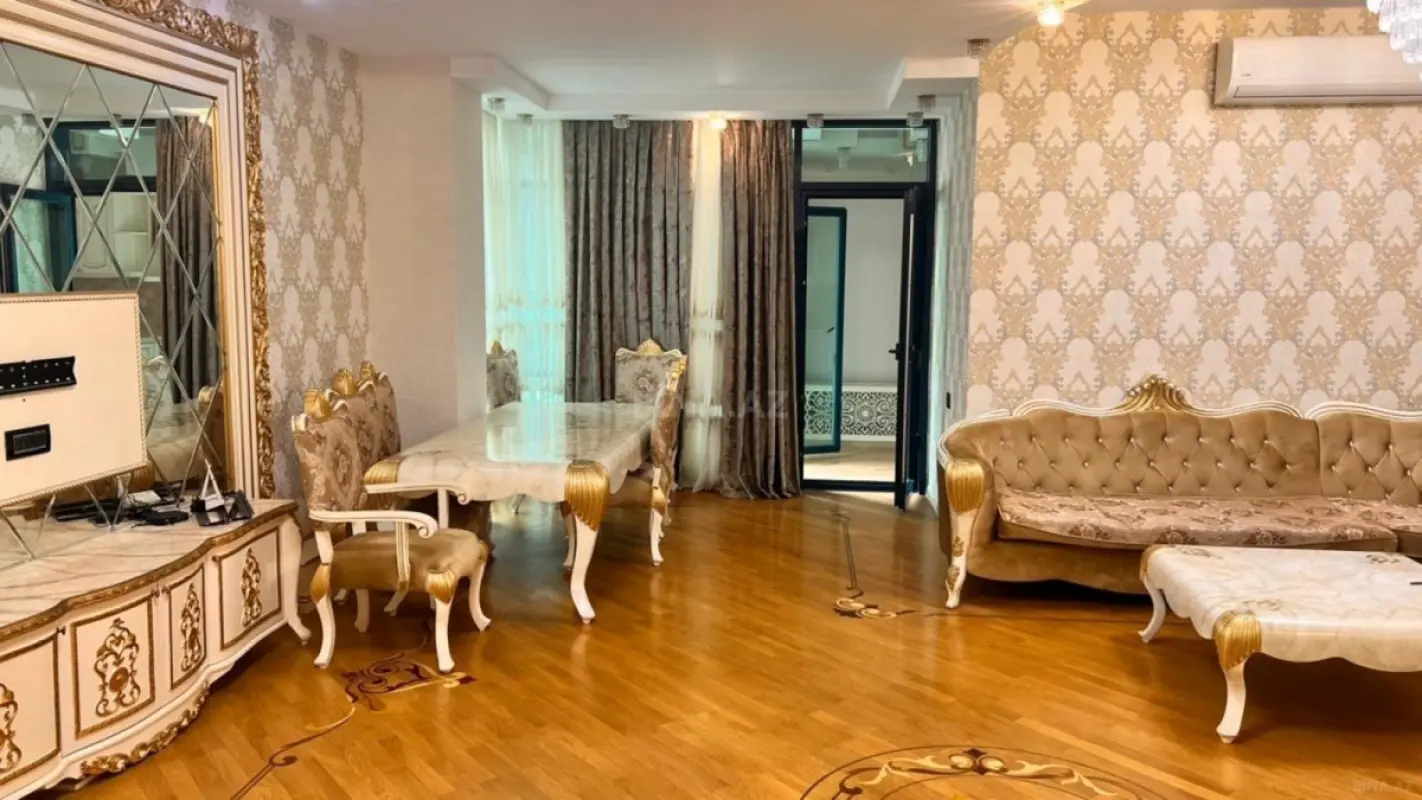 Satılır 3 otaqlı mənzil 170 m²