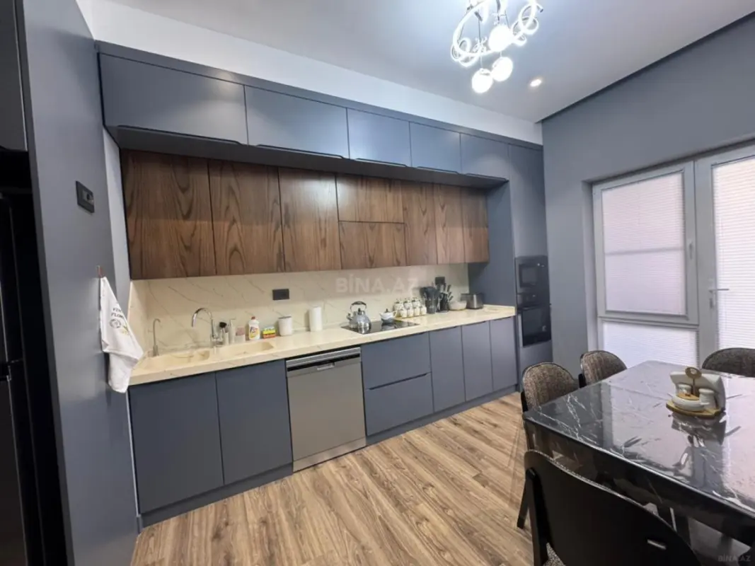 Kirayə verilir 3 otaqlı mənzil 135 m²