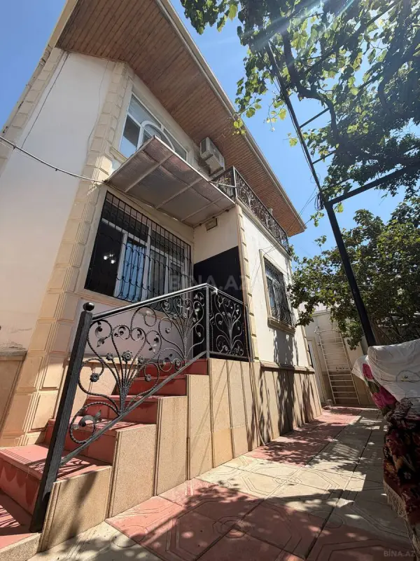 Satılır 6 otaqlı həyət evi 210 m²