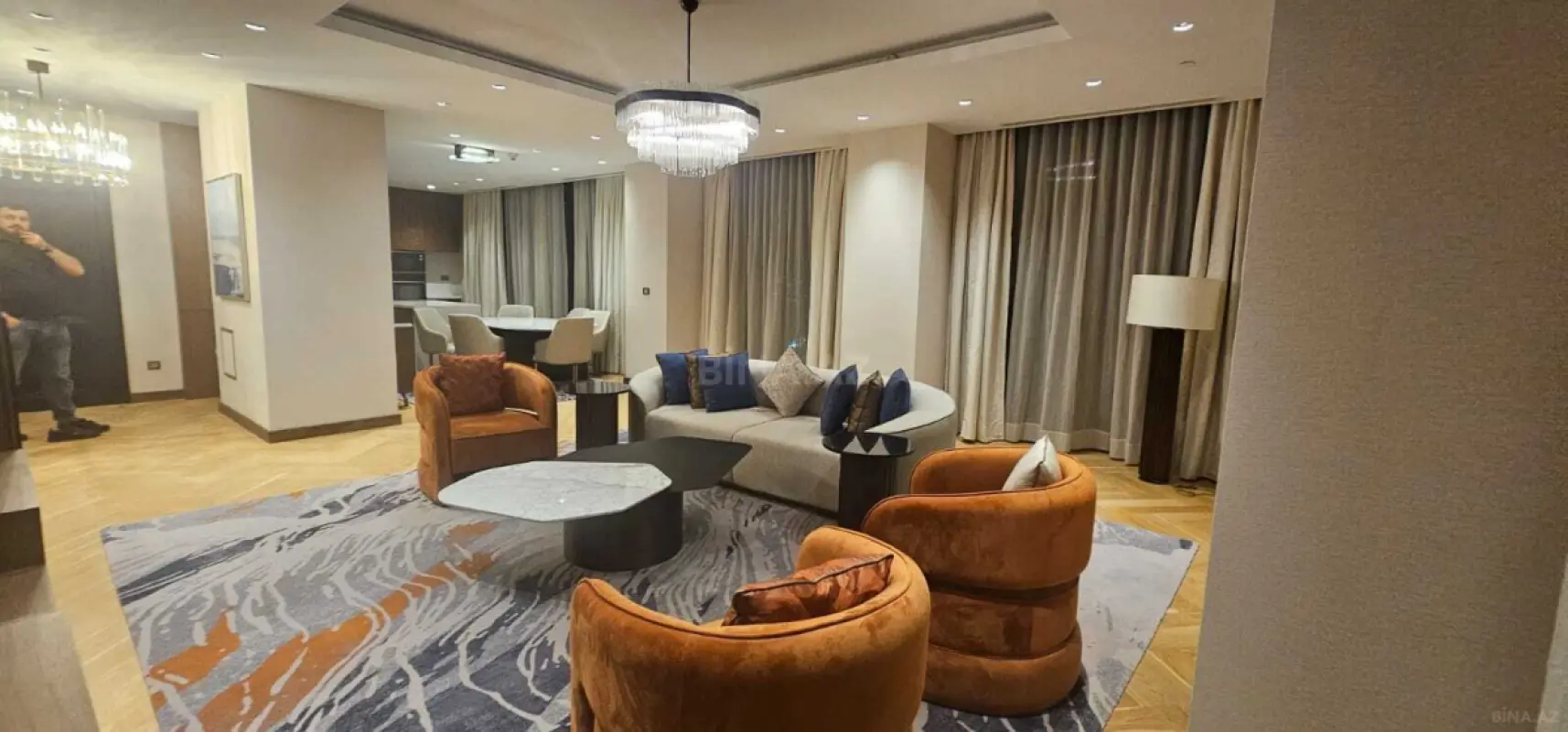 Satılır 3 otaqlı mənzil 165 m²