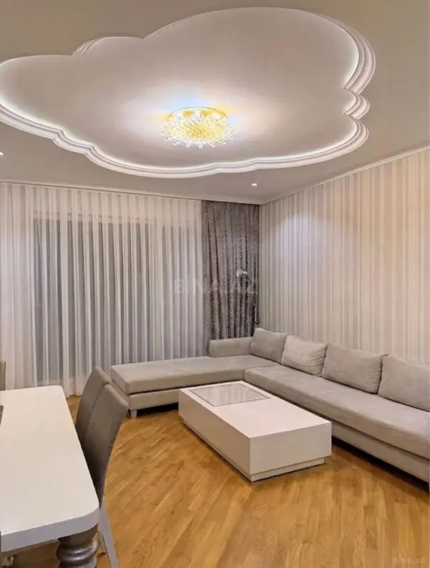 Kirayə verilir 3 otaqlı mənzil 114 m²