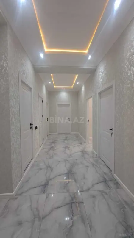 Satılır 3 otaqlı mənzil 130 m²