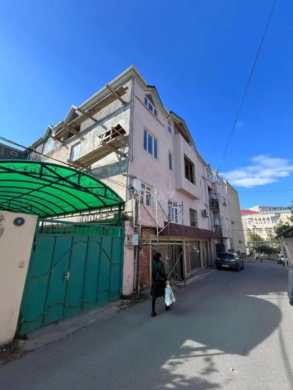 Satılır 3 otaqlı mənzil 105 m²