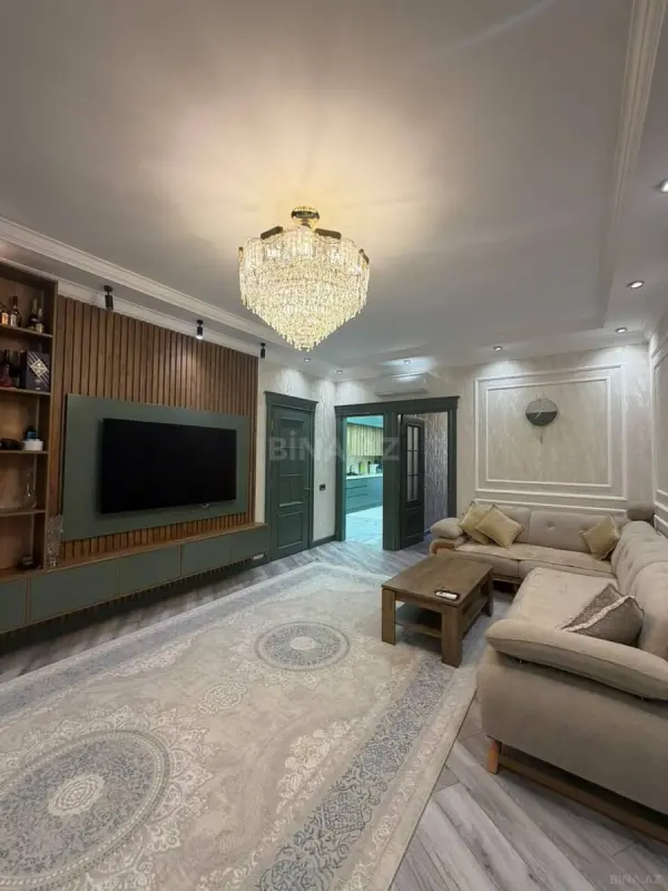 Kirayə verilir 4 otaqlı mənzil 145 m²