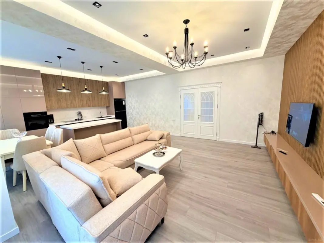 Kirayə verilir 4 otaqlı mənzil 190 m²