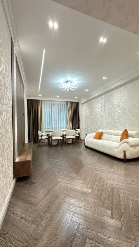 Satılır 3 otaqlı mənzil 145 m²