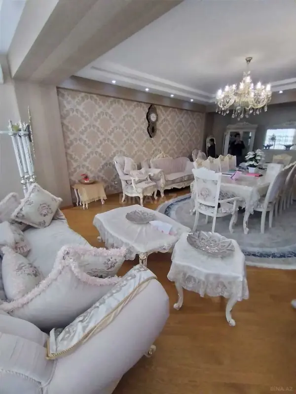 Satılır 3 otaqlı mənzil 150 m²