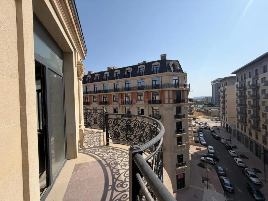 Satılır 4 otaqlı mənzil 146 m²