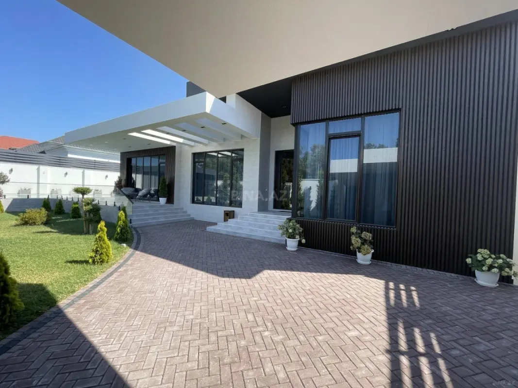 Satılır 5 otaqlı həyət evi 250 m²