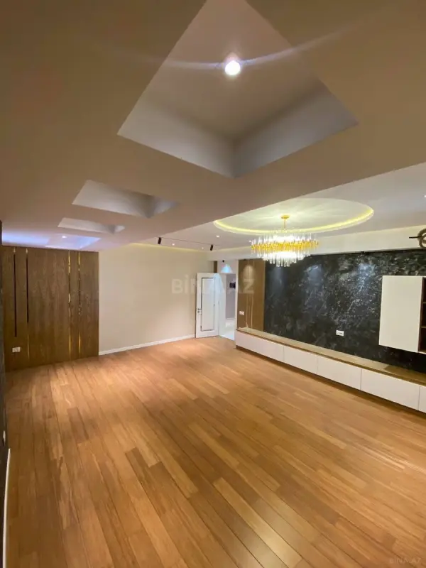 Satılır 2 otaqlı mənzil 115 m²