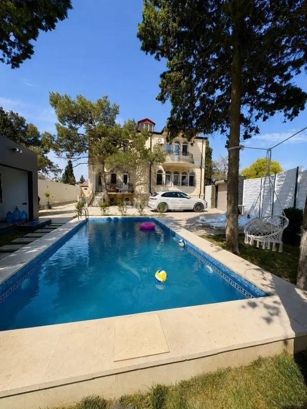 Satılır 6 otaqlı həyət evi 250 m²