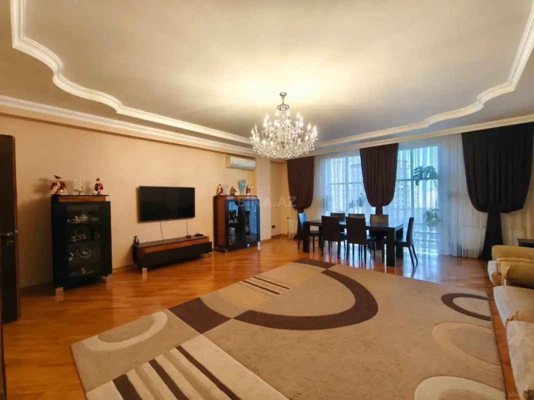 Satılır 4 otaqlı mənzil 170 m²