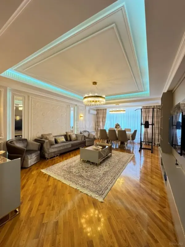 Satılır 4 otaqlı mənzil 152 m²