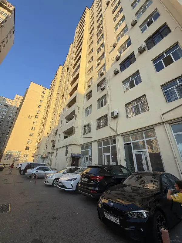 Satılır 2 otaqlı mənzil 61 m²