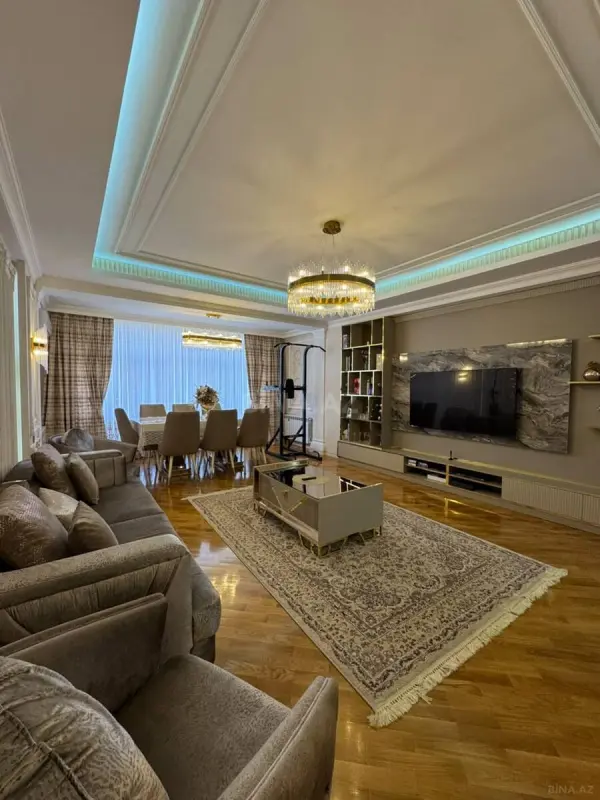 Satılır 4 otaqlı mənzil 152 m²