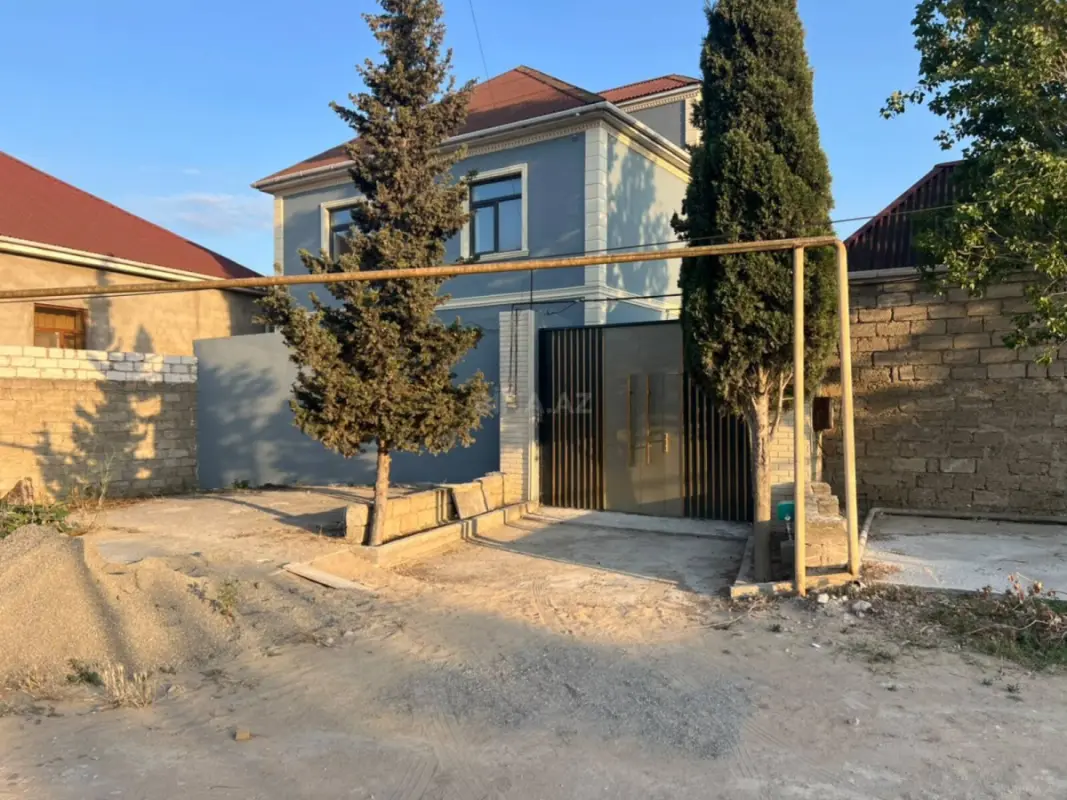 Satılır 5 otaqlı həyət evi 225 m²
