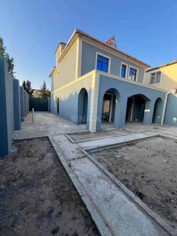 Satılır 5 otaqlı həyət evi 225 m²