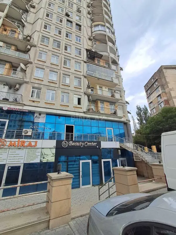 Satılır obyekt 184 m²