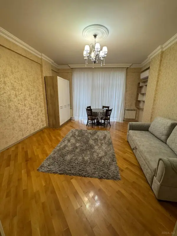 Satılır 2 otaqlı mənzil 82 m²