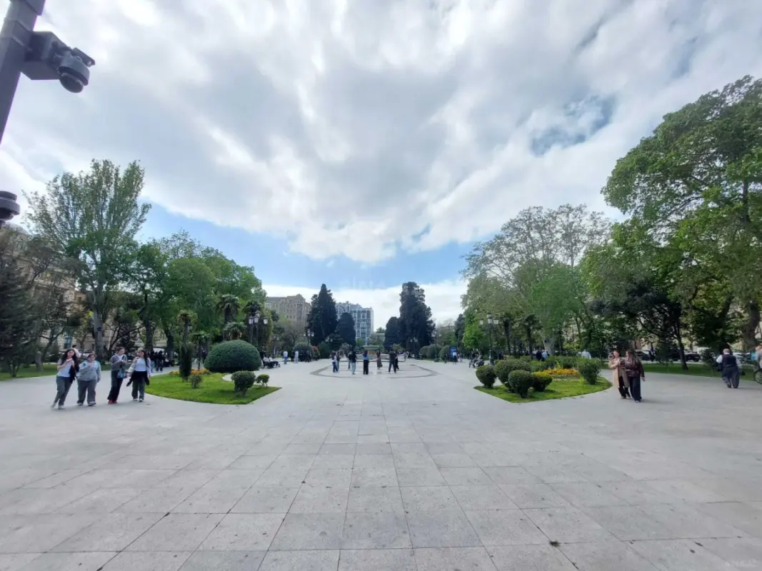 Satılır 2 otaqlı mənzil 95 m²