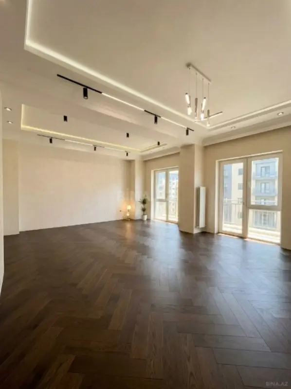 Satılır 3 otaqlı mənzil 145 m²