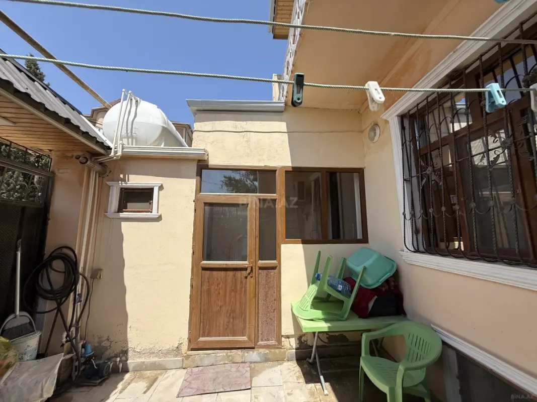 Satılır 5 otaqlı həyət evi 200 m²