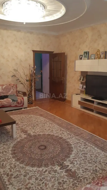 Satılır 3 otaqlı mənzil 130 m²