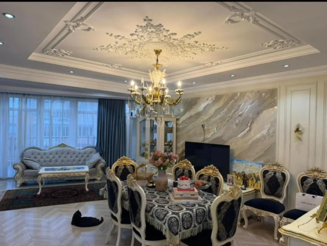 Satılır 4 otaqlı mənzil 218 m²