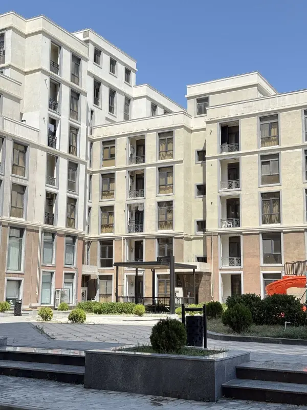 Kirayə verilir 2 otaqlı mənzil 75 m²