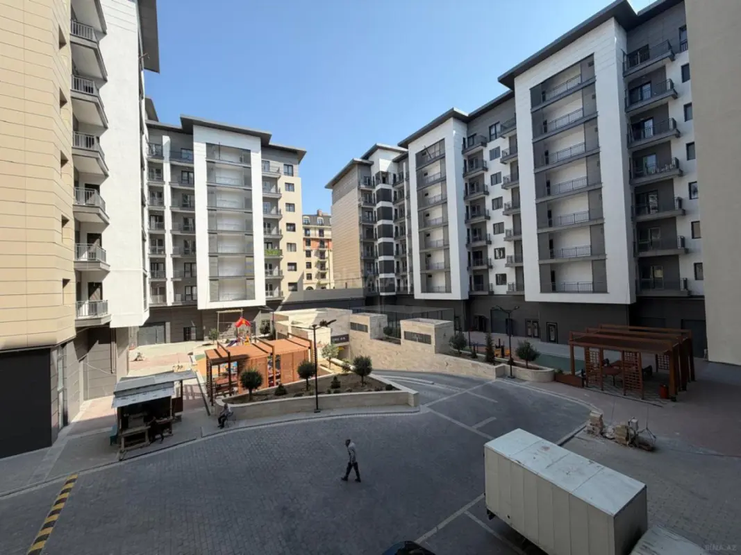 Satılır 3 otaqlı mənzil 146 m²