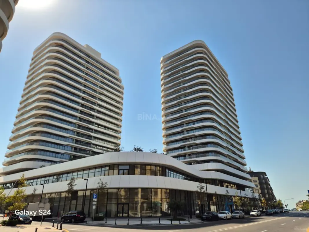 Satılır 3 otaqlı mənzil 177 m²