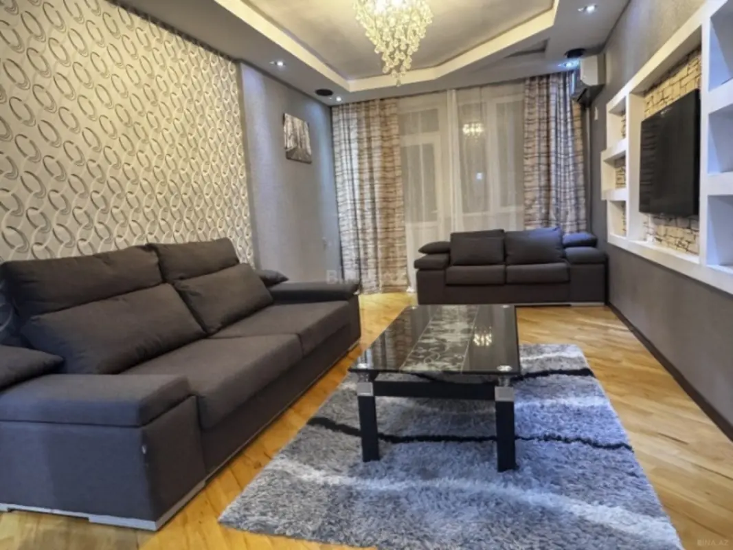 Satılır 3 otaqlı mənzil 140 m²