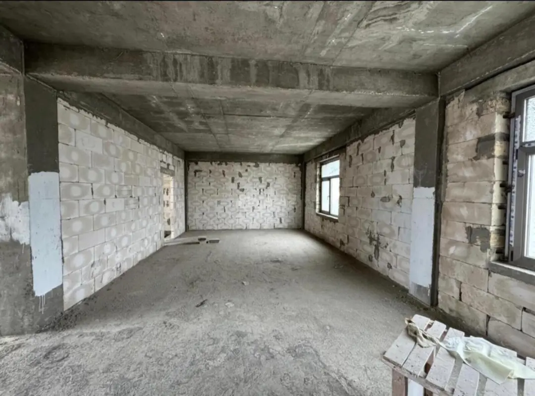 Satılır 8 otaqlı mənzil 280 m²