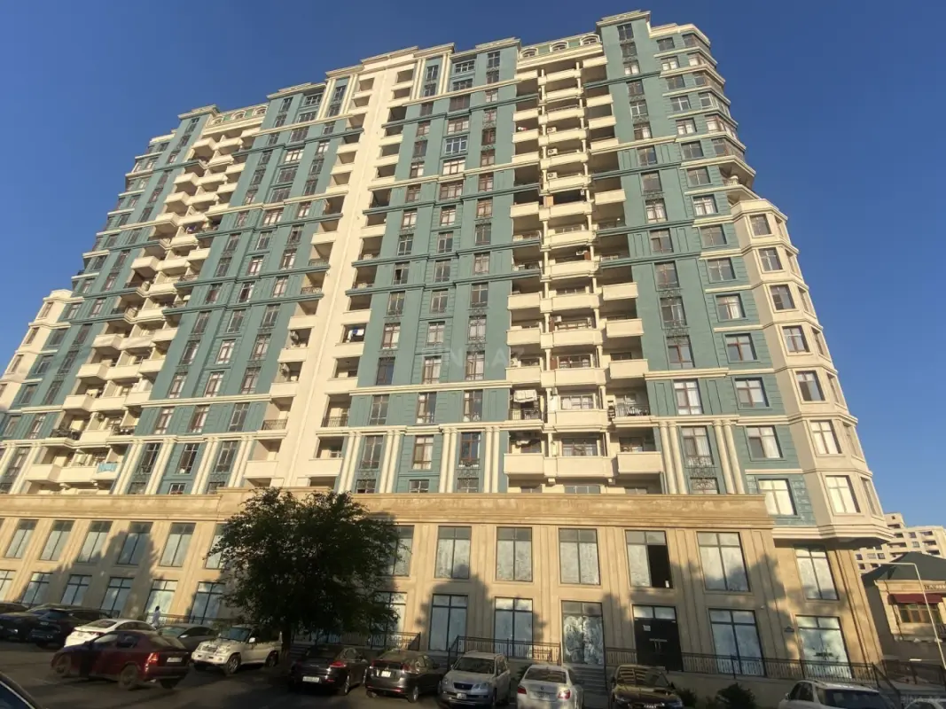 Satılır 2 otaqlı mənzil 61 m²