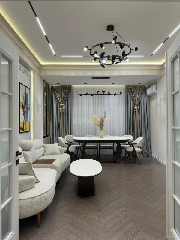 Satılır 3 otaqlı mənzil 134 m²