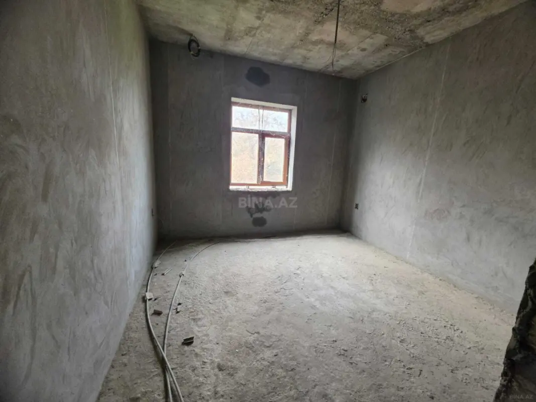 Satılır 10 otaqlı həyət evi 650 m²