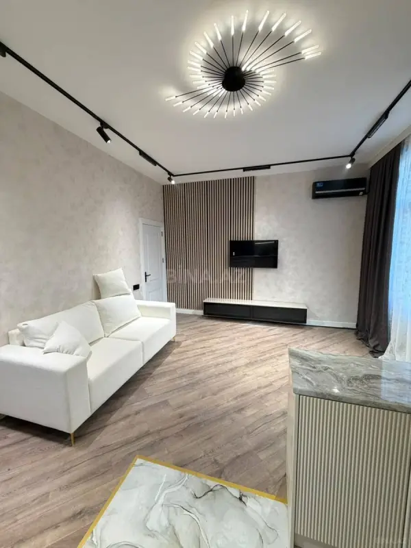 Satılır 2 otaqlı mənzil 43 m²