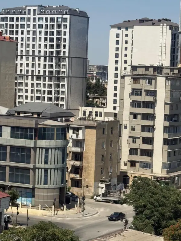 Satılır 2 otaqlı mənzil 90 m²
